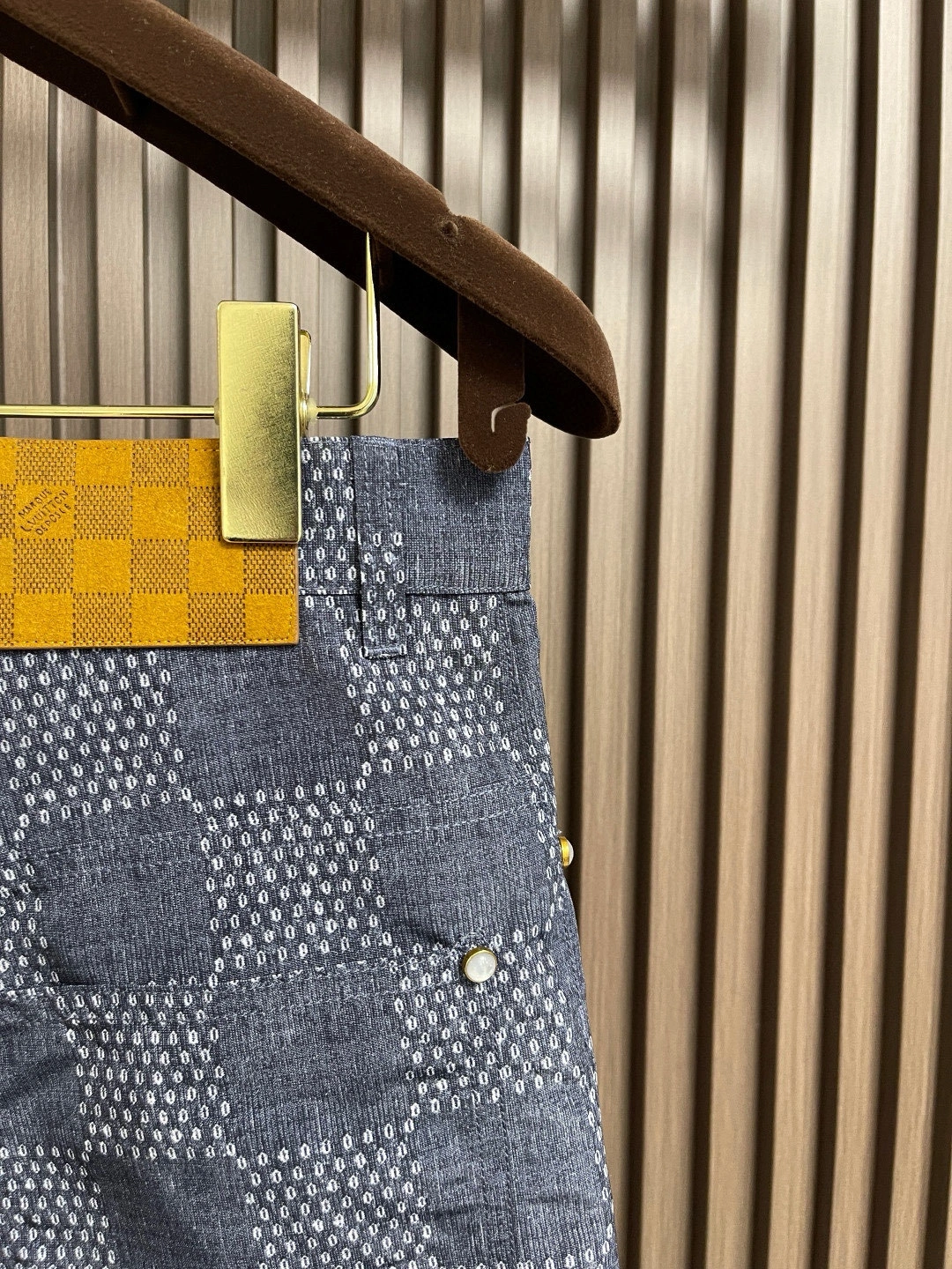 wg.luxury- 8V item:E-F026G1201